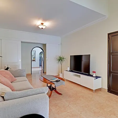 Casa Helena Quarteira